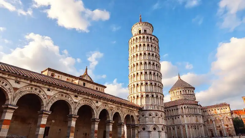 Torre de Pisa, arquitectura antigua y panorámica