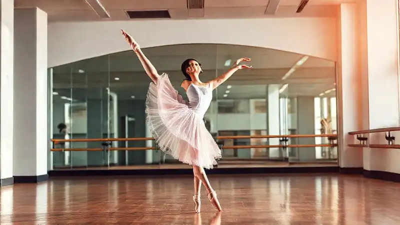 Bailarina elegante en estudio moderno y vibrante